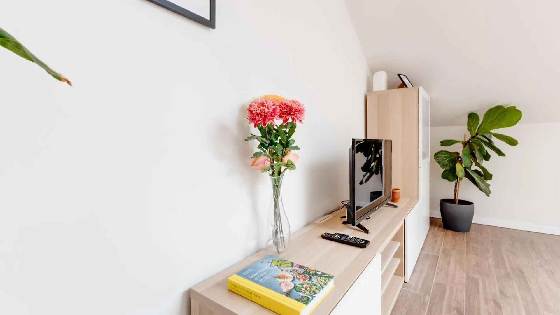 Central Cool Apt With Terrace - Leg11 Praga Appartamento