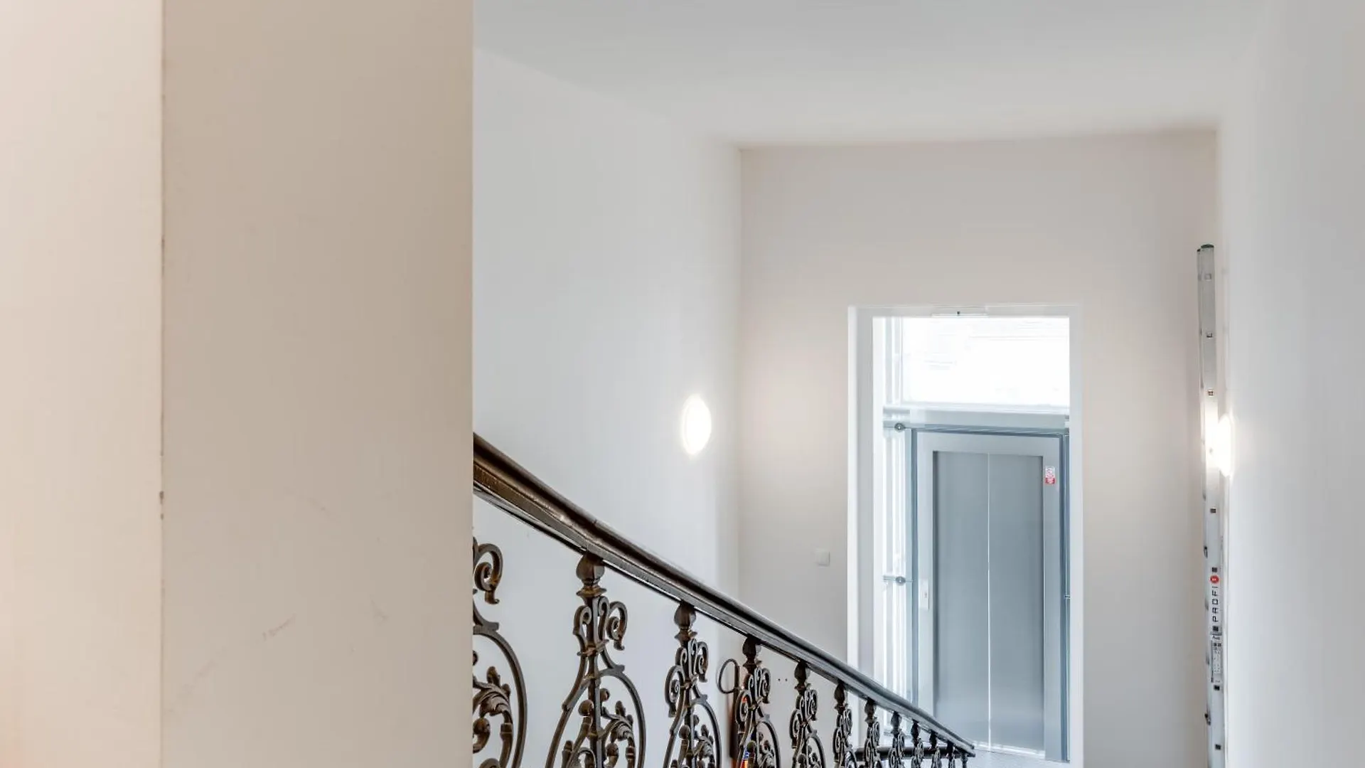 Central Cool Apt With Terrace - Leg11 Praga Appartamento
